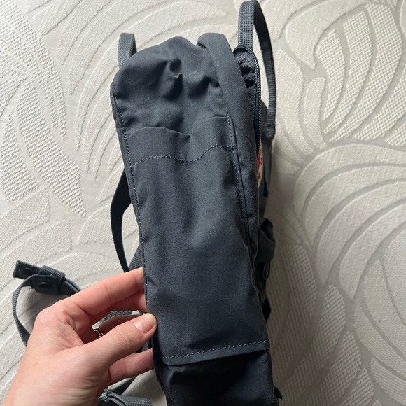 Kånken Graphite Mini Backpack - Picture 5 of 6